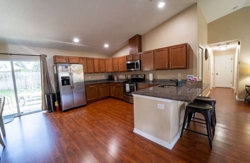 Temple Crest House | Sun Villa – Pet-Friendly 3BR/2BA Home Near USF & Moffitt with Fenced Yard