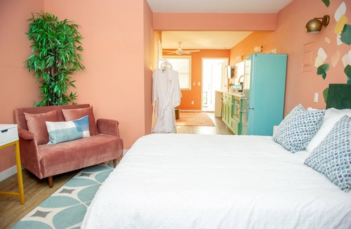Indian Shores Hotel | Sunburst Inn The Beachfront Suite - Room 10