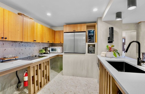 Siesta Key House | Sundown Sanctuary! Modern home near the north end of Siesta Key!