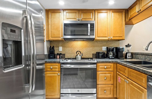 Avon By The Sea Condo | Sunny Cocoa Beach Condo I Steps from the Pier, Private Balcony, & BBQ Grills 🏖️