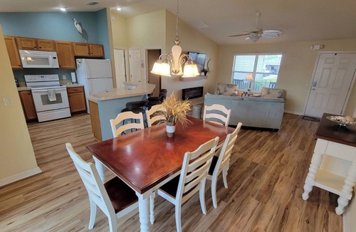 Fernandina House | Sunny Delight! - 3/2 w/Golf Cart & Grill in The Village of Fernandina
