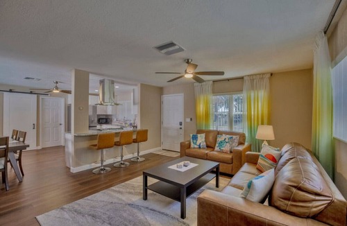 Seminole House | Sunny Escape-Heated Pool