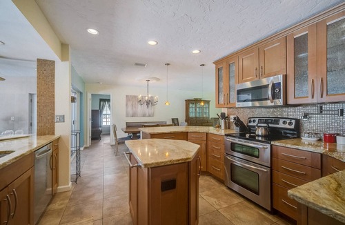 Whitfield House | Sunny Escape- Private Pool, Hot Tub, Pet-Friendly & Sleeps 6-8