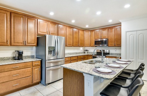 Palm Harbor House | Sunny Florida Home w/Lanai: 9 Mi to Beach!