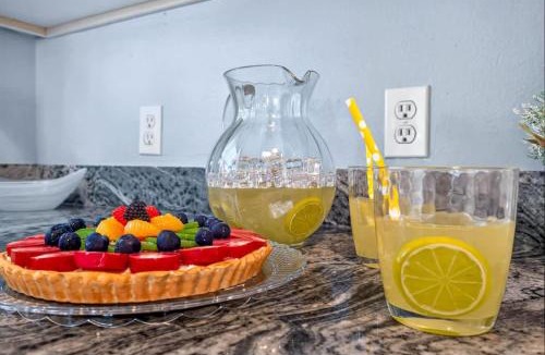 Indian Shores House | Sunny Isles Cottage