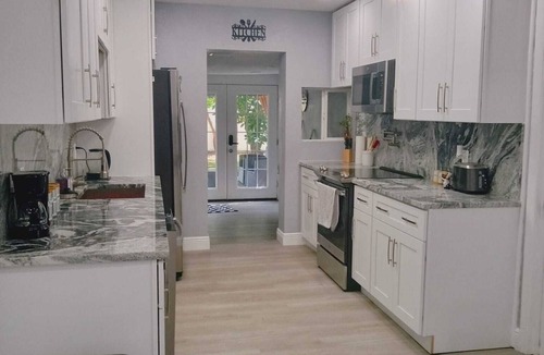 United Central House | Sunny New Renovated Retreat Spacious 3Bedrooms