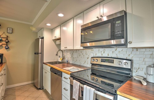 New Smyrna Beach Apartment | Sunrise Catch NSB: Newly remodeled condo OCEAN VIEW, 300 steps from the beach