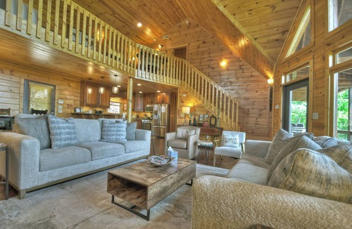 Mineral Bluff Cabin | Sunrise Vista Lodge - Mountain Views & Fireplaces!
