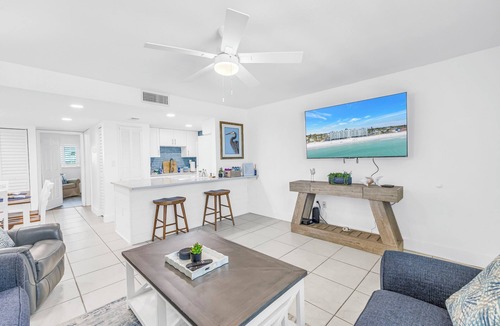 Sunset Beach Condo | Sunset Beachfront Bliss Wake Up to Waves & Gulf Views! New Pool in September