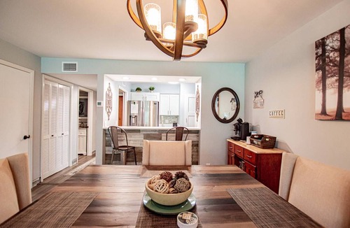 Wesley Chapel Condo | Sunset Lakeview Condo | King Suite | Optional Saddlebrook Resort Amenities | Full Kitchen & Patio