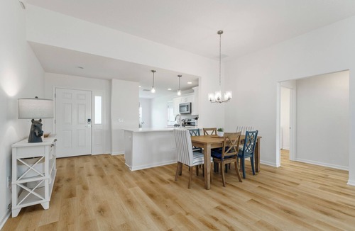 Sumter County House | Sunset Saddle Stay - 3/2 in The Village of Waters Edge w/Golf Cart