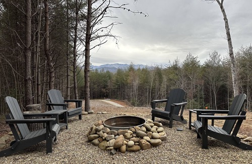 Franklin House | Sunset view, dog friendly, romantic getaway.