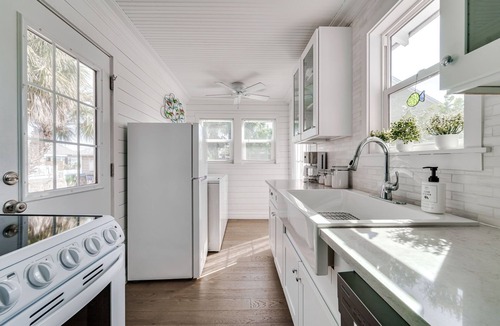 Treasure Island House | Sunshine Beach Bungalow That Is a Unique Treasure