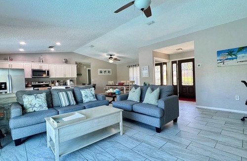 Bradenton House | Sunshine Oasis with heated Saltwater pool