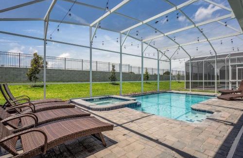 Four Corners House | Super 8BR Resort Pool Vacation Home Near Disney
