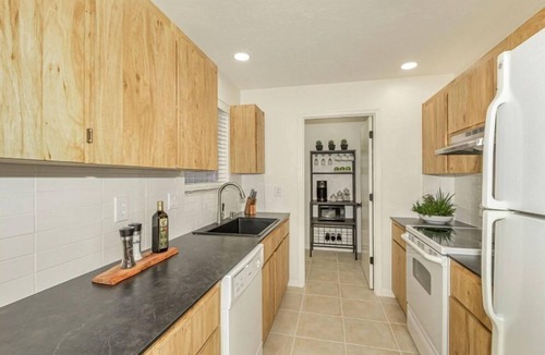 Citrus Hills Condo | SUPER SUMMER SALE Available from June to October for only 100 per night w pool