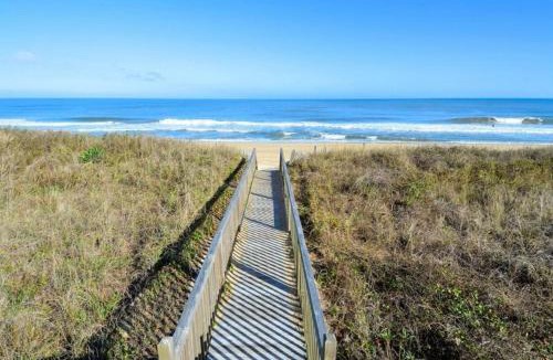 Kill Devil Hills Apartment | SW7 Seventh Heaven Oceanfront Community Pool