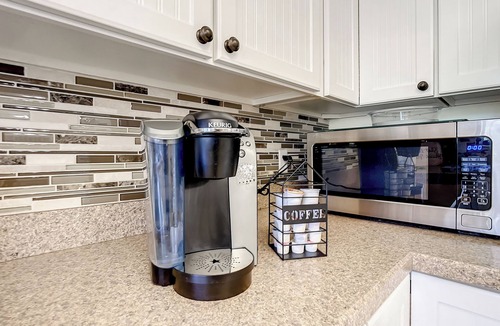 New Smyrna Beach Apartment | Sweet and Salty! Salt Life Villa, a cozy beach condo with great amenities