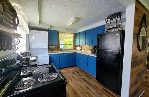 Inverness Cottage | Sweetwater Cottage - Waterfront and Pet Friendly! Canoe and kayaks provided!