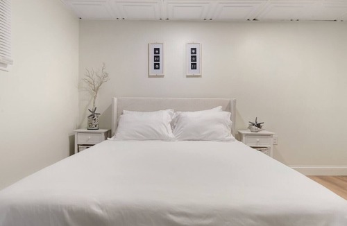 Sylvan Beach Bed & Breakfast | Sylvan Beach Studio | The Beachside Co. Suite #1