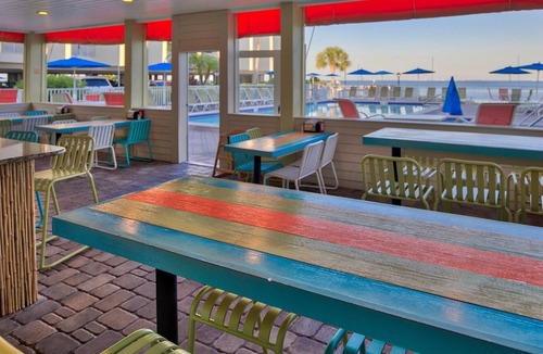Rocky Point Condo | Tampa Bay 2BR - Pool View, King, Queen & Kitchen