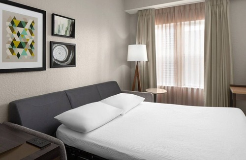 Oldsmar Hotel | Tampa Bay Retreat: Kitchen Suites, Outdoor Pool & Breakfast | 4 Units
