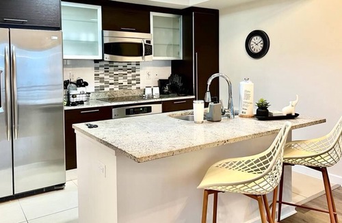 Channel District Apartment | Tampa luxury Pad! D/twn Channelside 1BR/POOL/GYM
