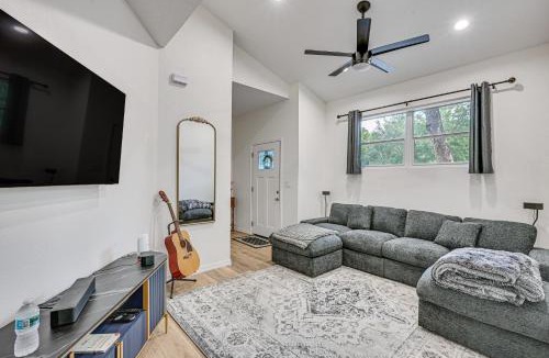 Lutz House | Tampa North Aero Park Townhome: Near Downtown!