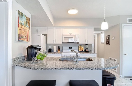 Tampa Cabin | Tampa Pool Property with 4 Apartments