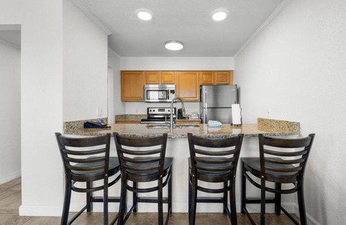 Rocky Point Apartment | Tampa Suite w/Bay Views | Pool, Bar, & More!