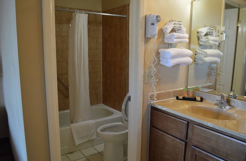 Tarpon Springs Hotel | Tarpon Shores Inn