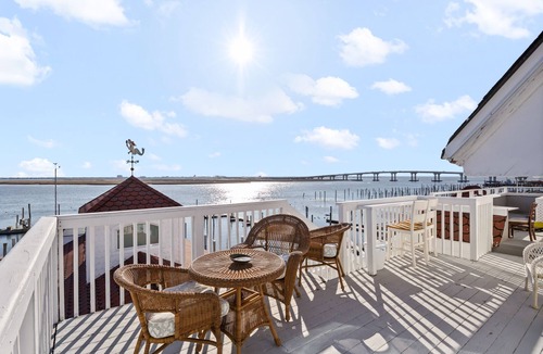 Somers Point Apartment | TAVERN ON THE BAY HOTEL-Frank Sinatra Suite