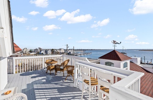 Somers Point Apartment | TAVERN ON THE BAY HOTEL-Frank Sinatra Suite