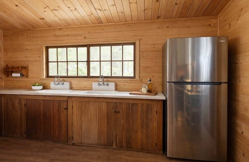 Algoma District Cabin | Tea House Cottage – Phillips Bay Resort