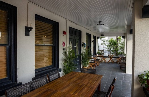 St. Petersburg Bed & Breakfast | The 1888 Hotel (103) Queen Studio Suite