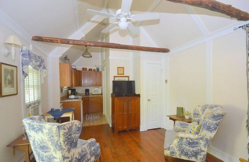 Berkeley Springs Cabin | The Bathkeepers Cottage