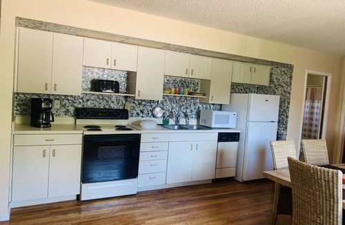 Temple Crest House | The Bunk House at River Hills