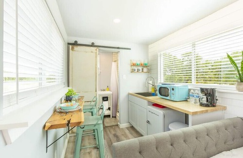Johnson City House | The Container Retreat @ 290 Wine Trail #1