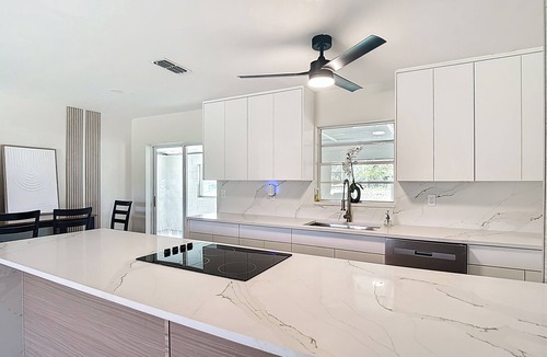 Brooksville House | The Cozy 2.4-Acre Country Heaven near it all