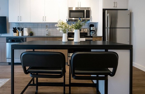 Five Points South Apartment | The Downtown Gem | Modern Luxe Escape 4