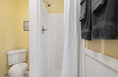 Cedar Key Hotel | The Downtown Historic Island Hotel