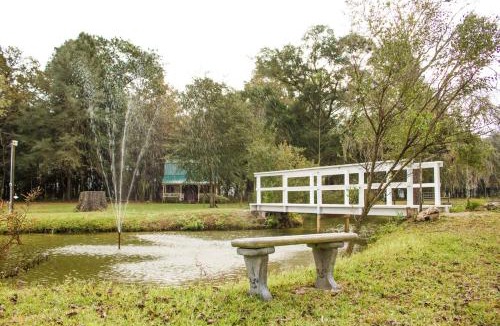 Branford House | The Earl Cabin at The Smoakhouse Ranch