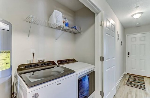 Southside House | The Elizabeth condo near Baymeadows w/balcony