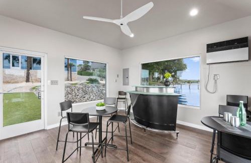 Terrell House | The Glass Mansion w/Optional Boat Rental