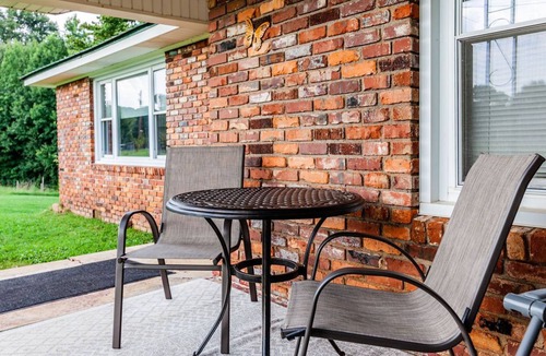 Golden Grove House | The Golden Grove Getaway/15 min to downtown Greenville