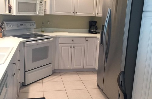 Sand Key Condo | The Grande is a beachfront condo on Sand Key overlooking the Gulf of Mexico