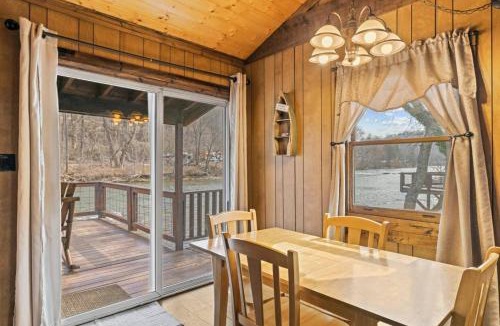 Dillsboro House | The Great Escape - Riverfront Cabin, Mountain Views, Fishing, and Rafting!