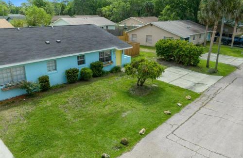 Crystal River House | The Happy Haven - Near Manatee Tours - Pet Friendly