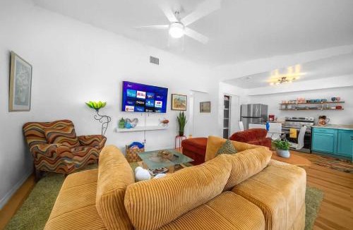 Crystal River House | The Happy Haven - Near Manatee Tours - Pet Friendly