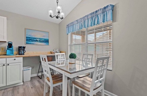 Garden City Cottage | The Hideaway Cottage 2br 2ba only 75yds from the beach!